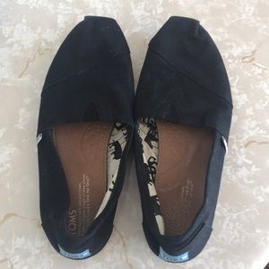 Toms black flats